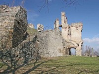 https://commons.wikimedia.org/wiki/Category:Košumberk_Castle#/media/File:Zř%C3%ADcenina_hradu_Košumberk3.jpg
